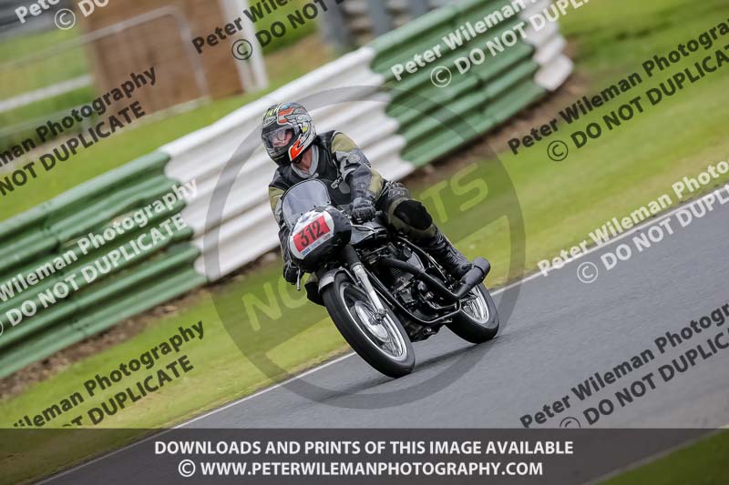 Vintage motorcycle club;eventdigitalimages;mallory park;mallory park trackday photographs;no limits trackdays;peter wileman photography;trackday digital images;trackday photos;vmcc festival 1000 bikes photographs